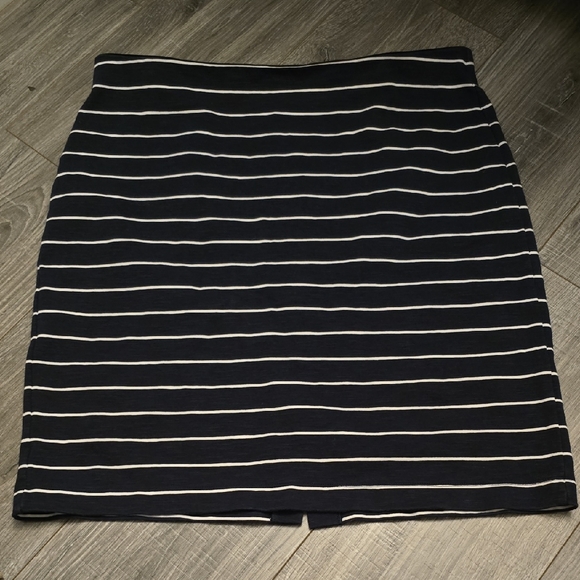 Banana Republic Striped Black and White Women's Skirt. Size L. - Picture 1 of 10